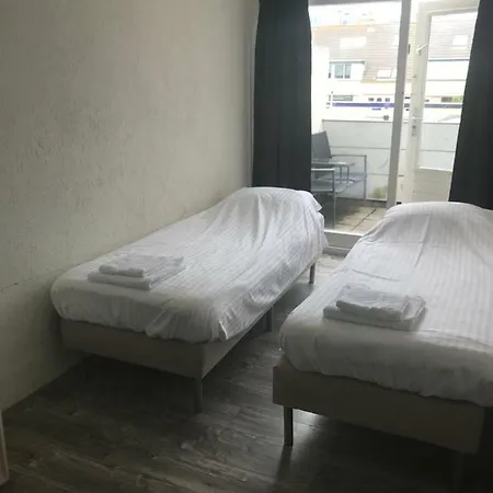 Hotel De Kust 2*