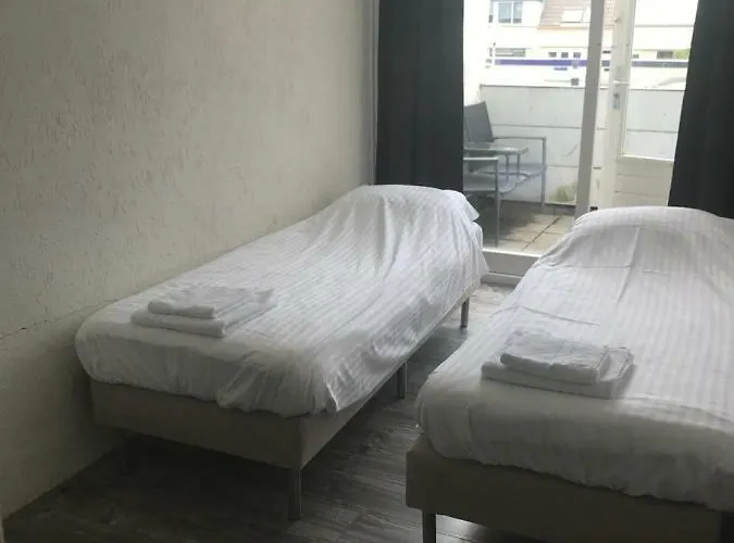 酒店 德库斯特酒店 2*